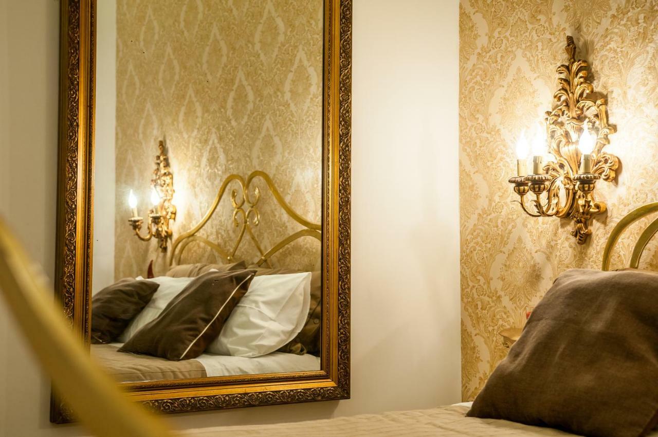 Domus Sanfelice Suite Naples Exterior photo